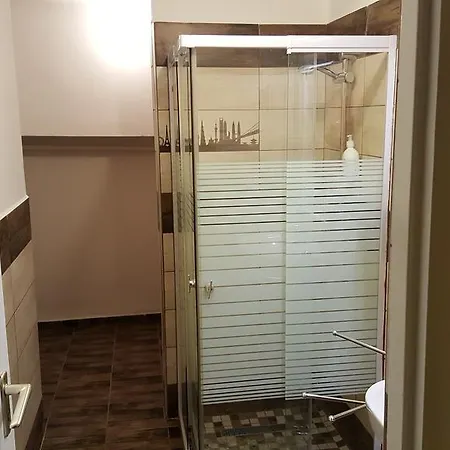 Arató *