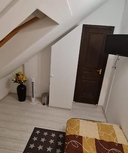 Arato Vendeghaz * Pětikostelí
